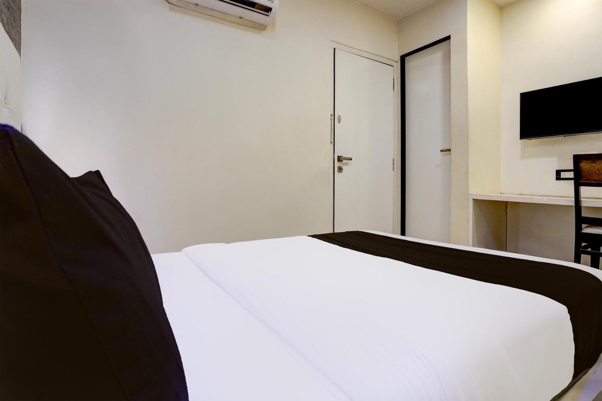 Hotel O Golden Star Mumbai Ngoại thất bức ảnh