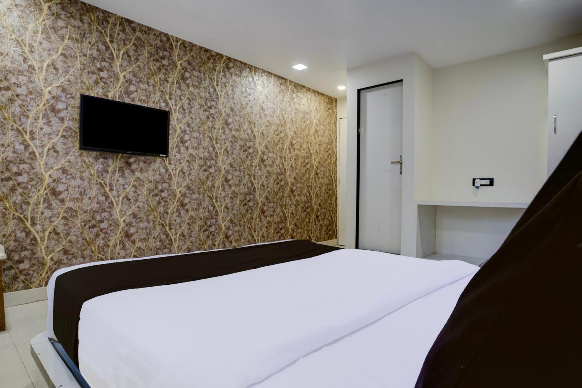 Hotel O Golden Star Mumbai Ngoại thất bức ảnh