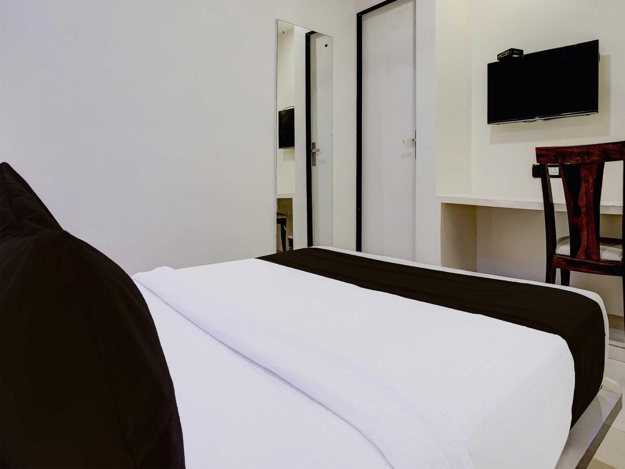 Hotel O Golden Star Mumbai Ngoại thất bức ảnh