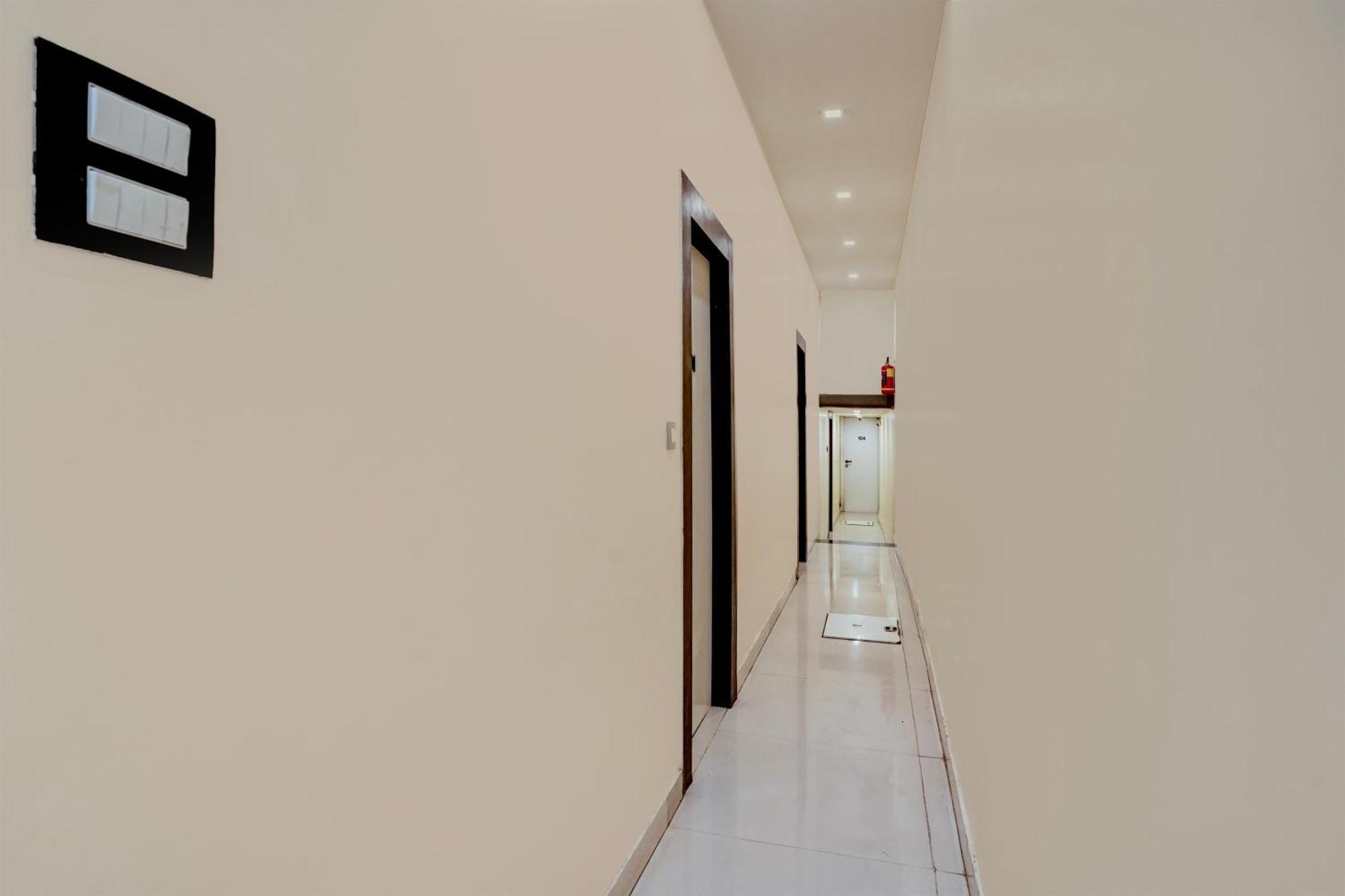 Hotel O Golden Star Mumbai Ngoại thất bức ảnh