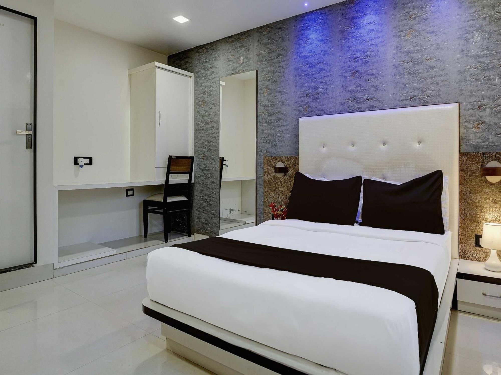 Hotel O Golden Star Mumbai Ngoại thất bức ảnh